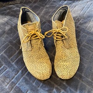 Toms Wedge Booties